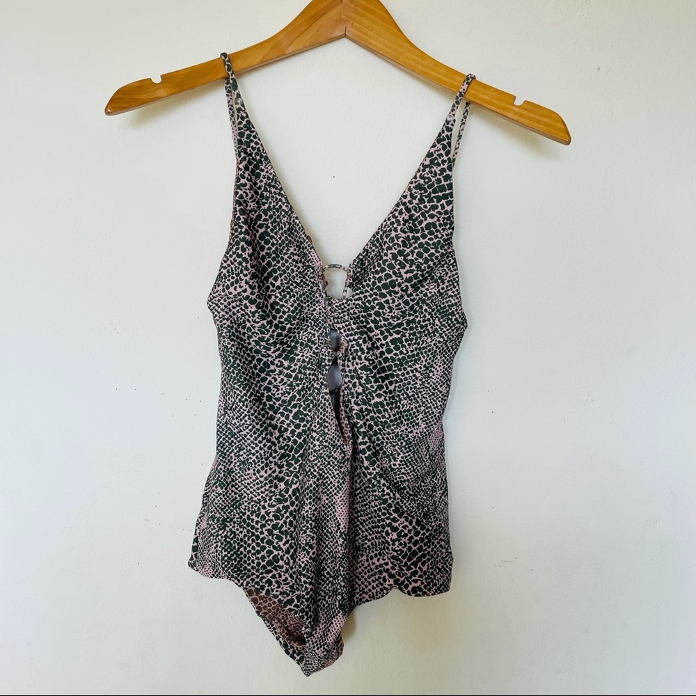 ❌SOLD❌Acacia Kokomo in Tropical Snake